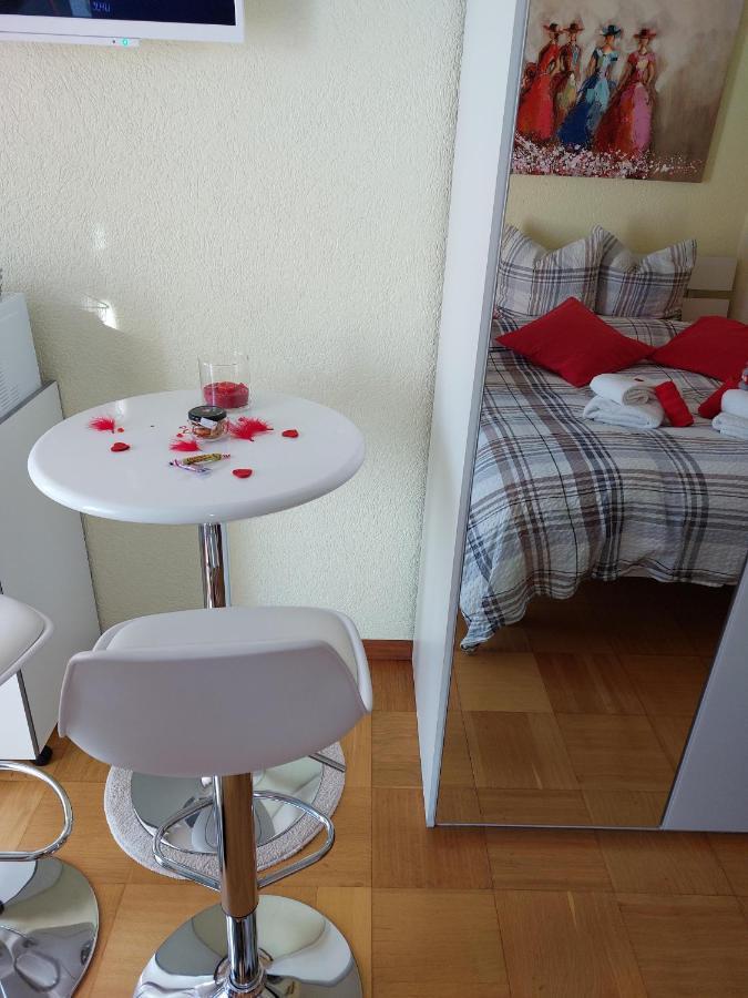 Joli Studio Avec Terrasse Et Vue Exclusivement Pour Non Fumeurs Belmont-sur-Lausanne Extérieur photo