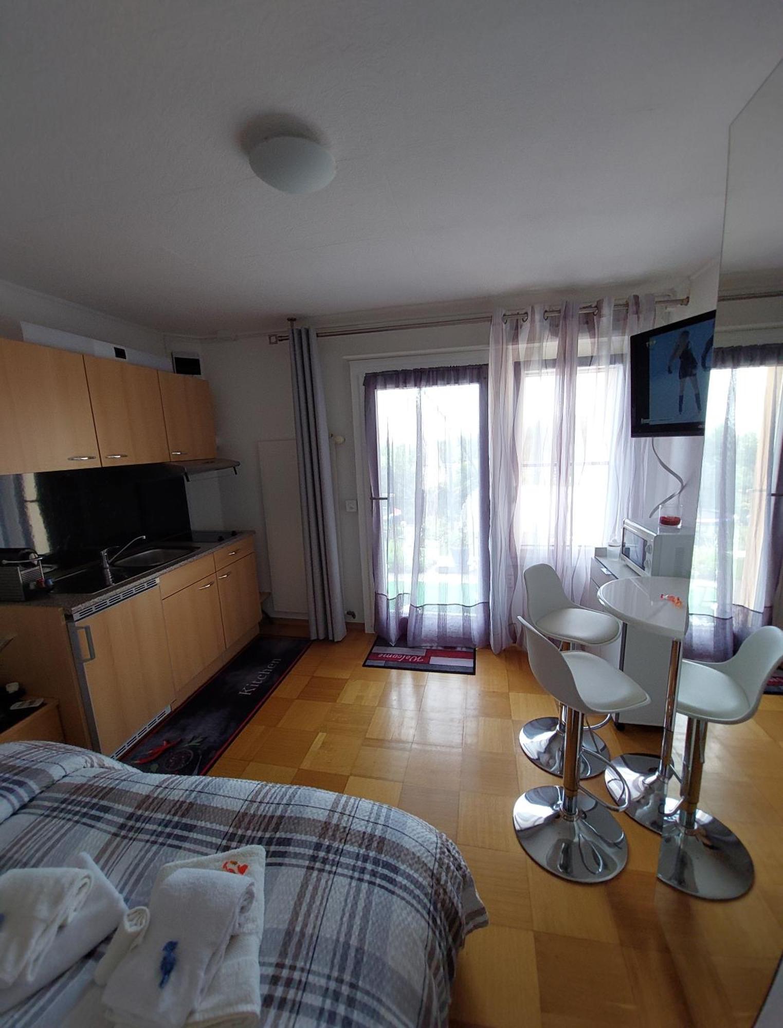 Joli Studio Avec Terrasse Et Vue Exclusivement Pour Non Fumeurs Belmont-sur-Lausanne Extérieur photo